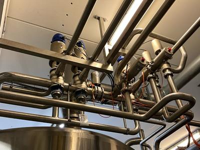 Översiktsbild av Alfa Laval pneumatic valve (8x)